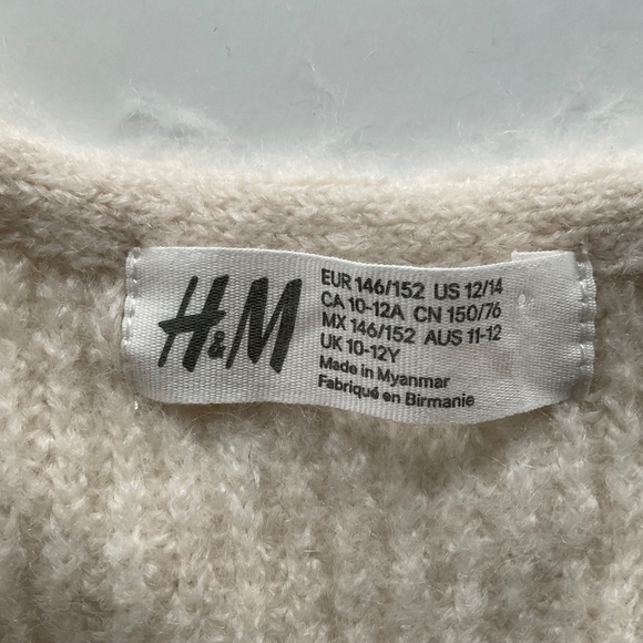 H&M Kids Cropped V-Neck Pullover Sweater Sz 12-14 Cozy Knit Cream Hyggelife Chic - Picture 3 of 7